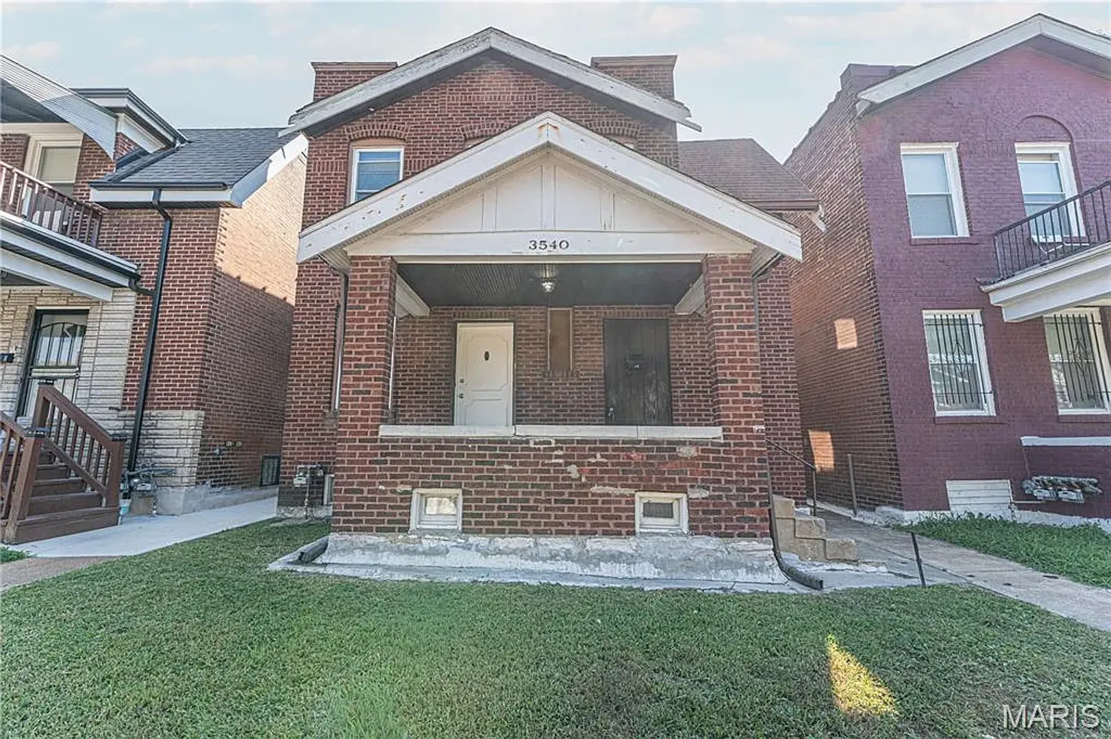 Saint Louis House: 3540 Michigan Avenue