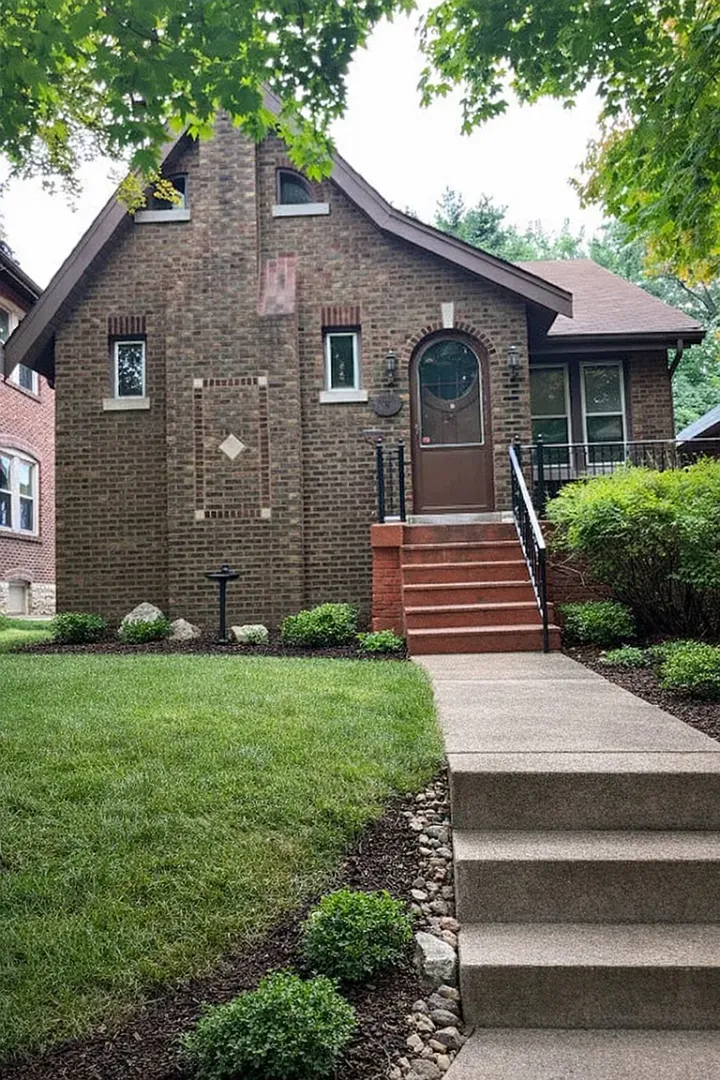 Saint Louis House: 5448 Lisette Ave