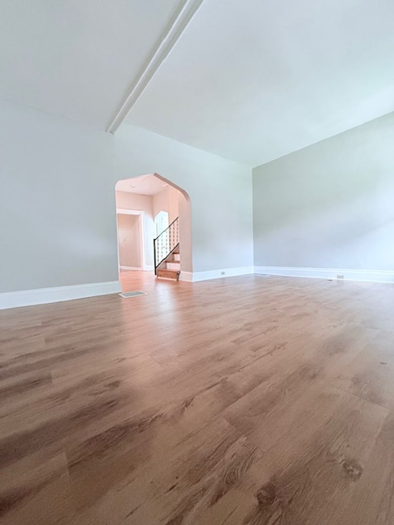 Saint Louis House: 6614 Chamberlain Ave