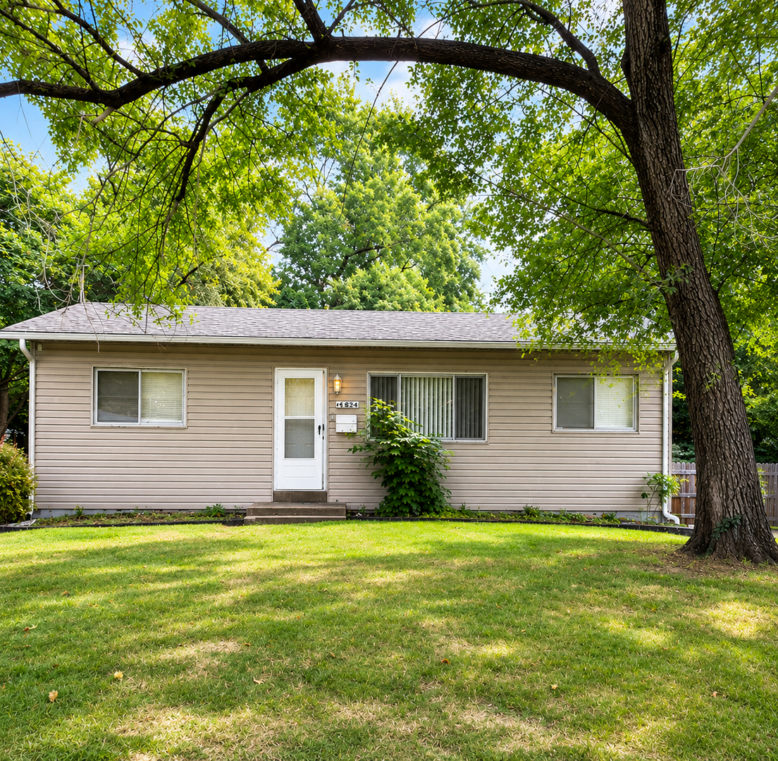 Saint Louis House: 10404 Earl Dr