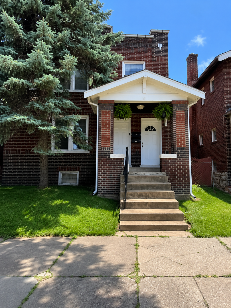 Saint Louis Apartment: 3676 Montana St
