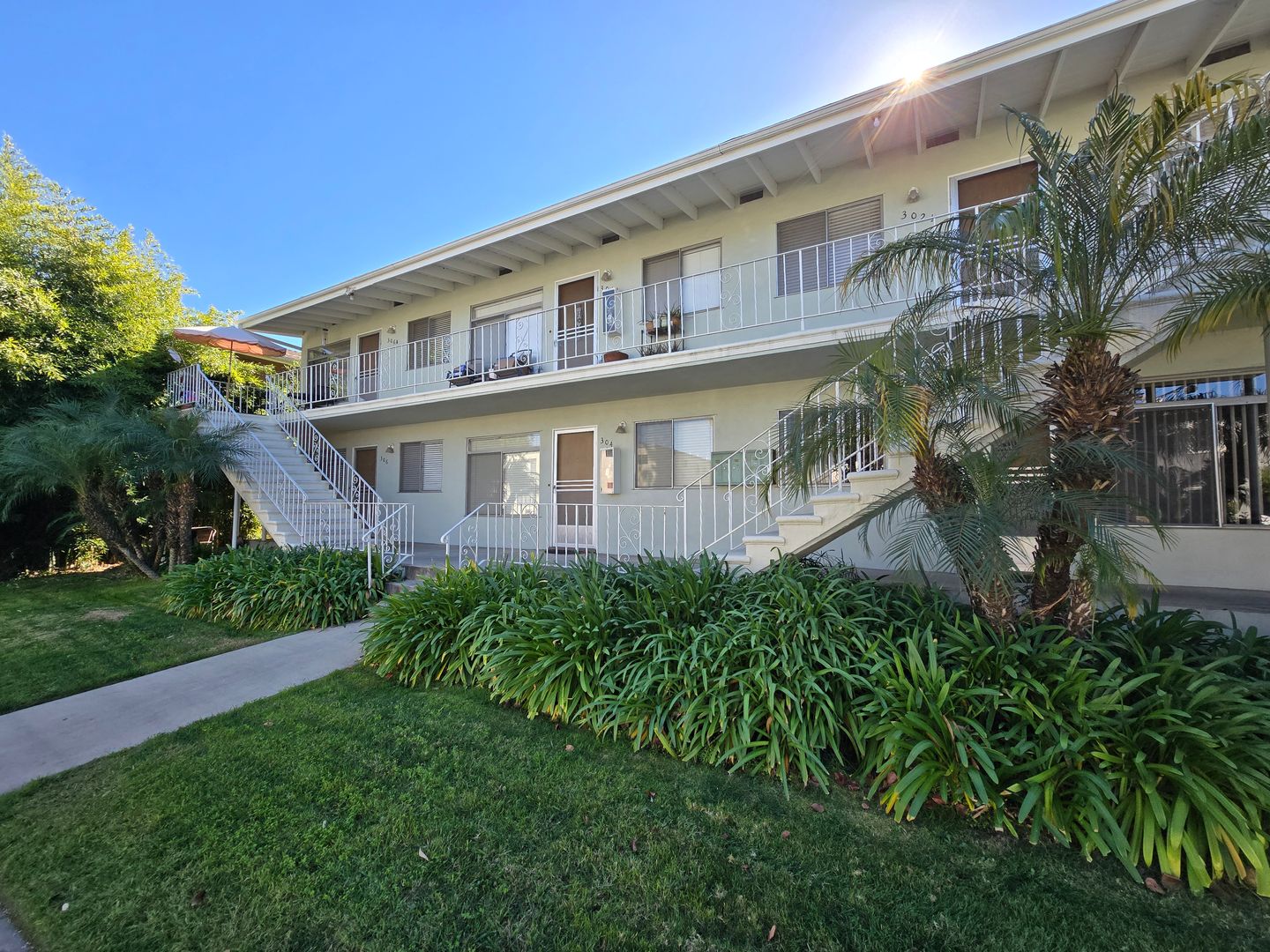 Covina Apartment: 302-306 1/2 Navilla