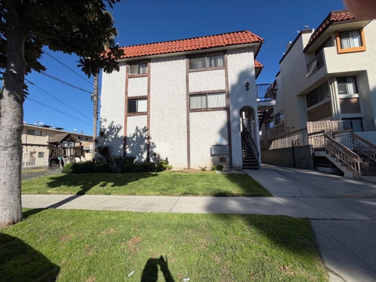 Glendale Apartment: 635 E Chestnut