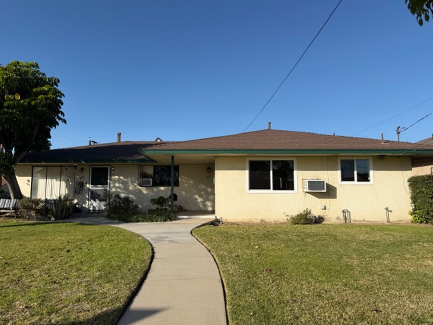 Covina Apartment: 405-407 E. Puente Ave.