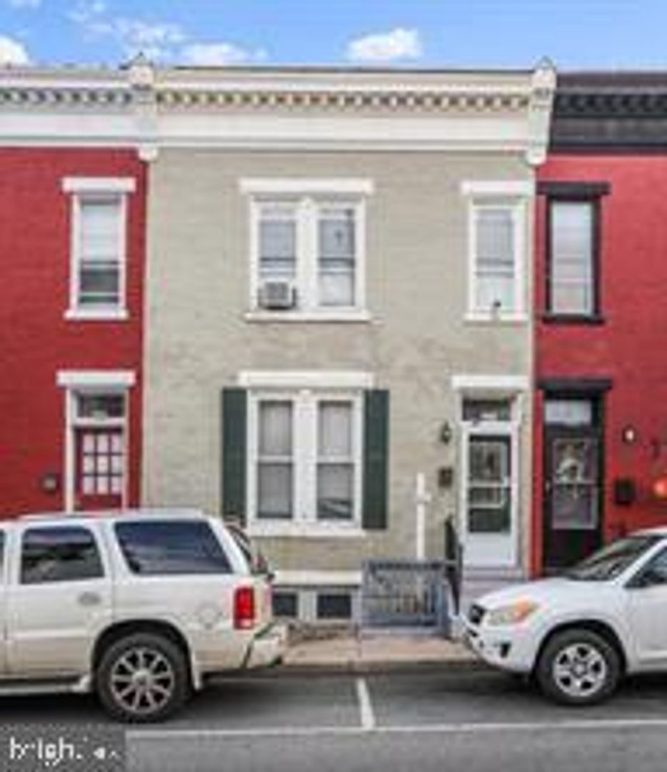 Hagerstown House: 210 N Locust Street