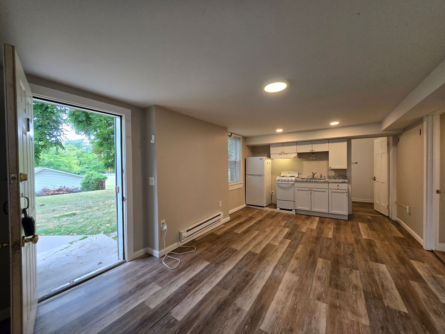 Geneva Apartment: 554 S Main Street