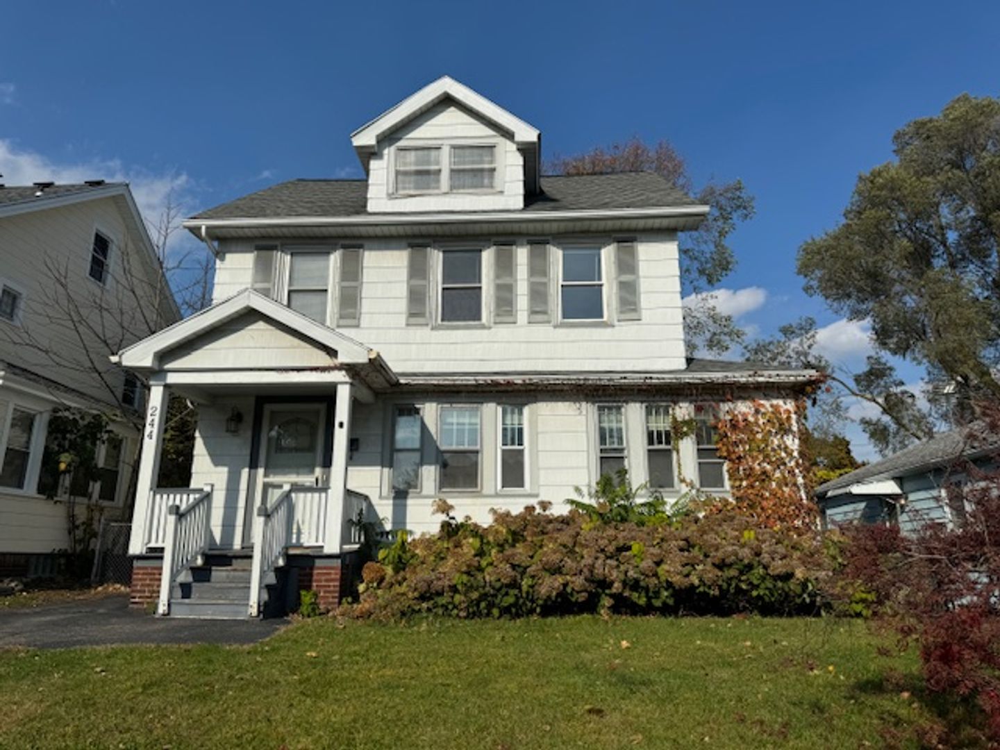 Rochester House: 244 Westchester Ave