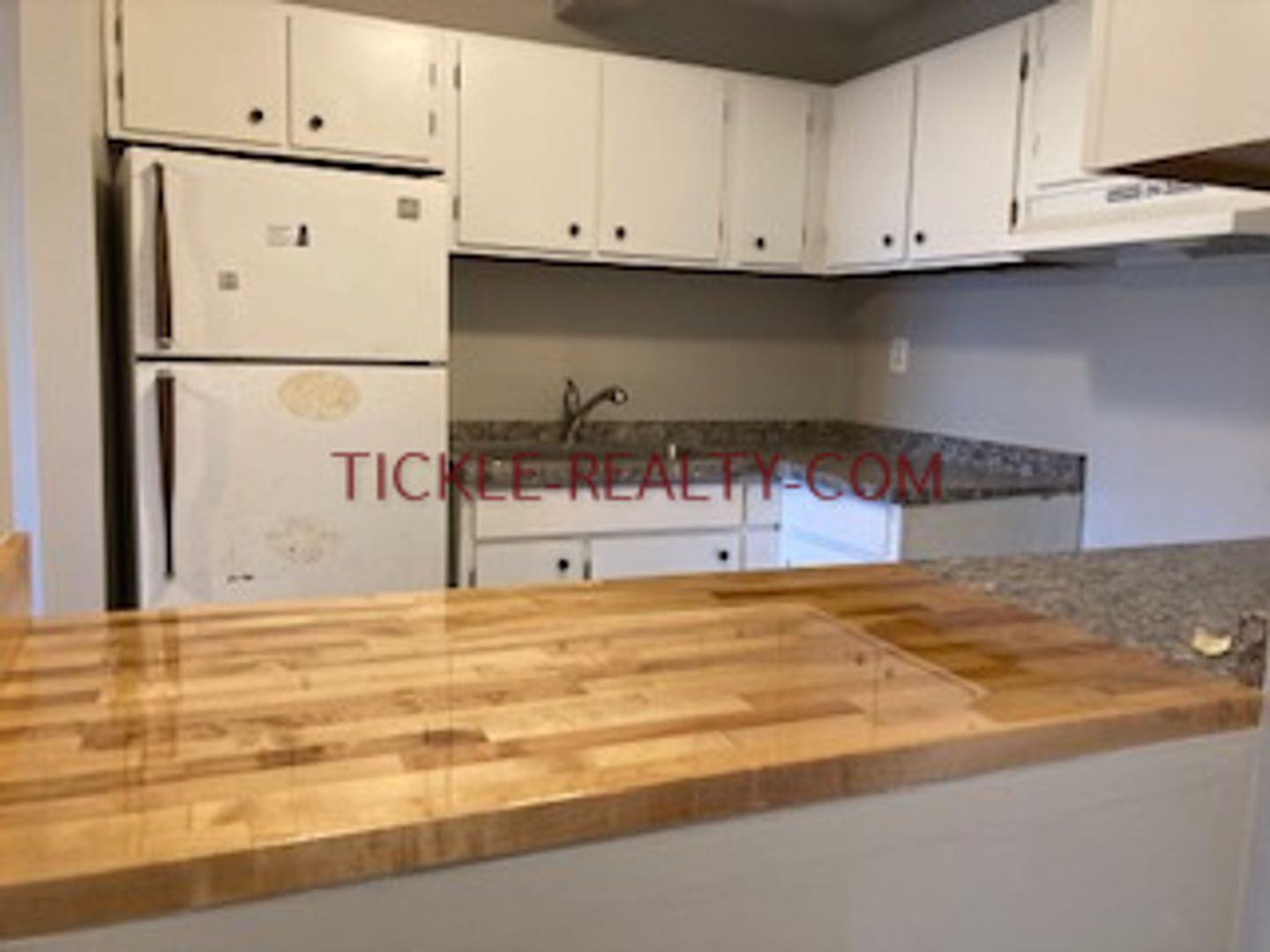 Farmington Apartment: 1438, 1444 & 1450 Wood Drive