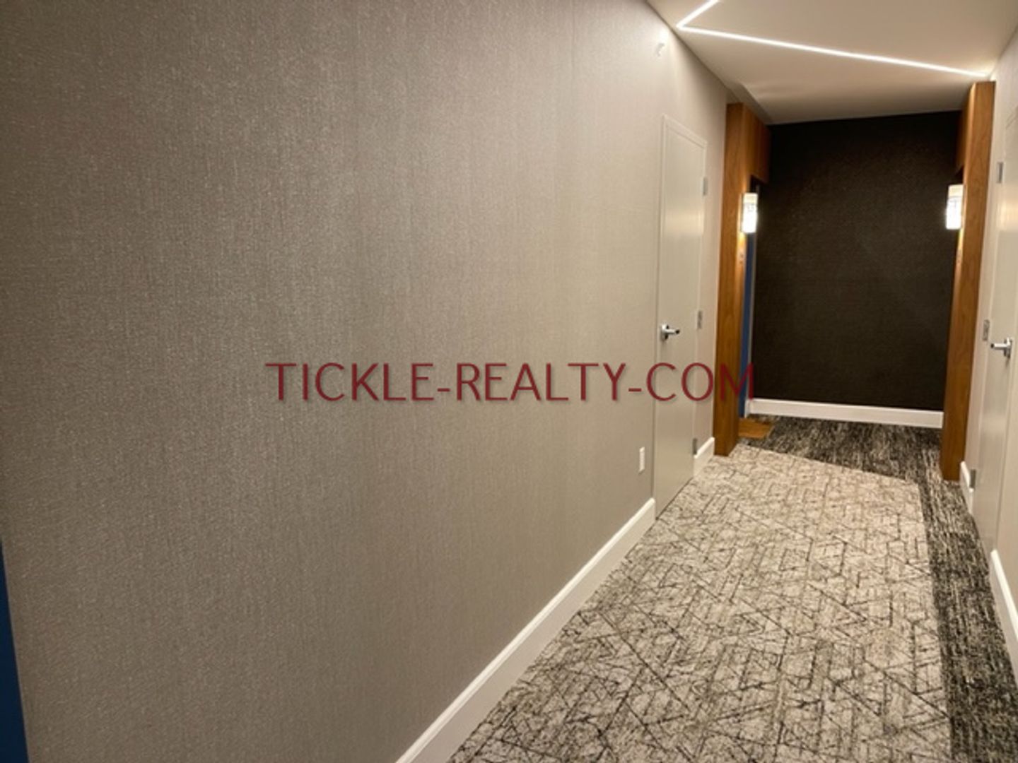 Rochester Apartment: 976 Monroe Avenue