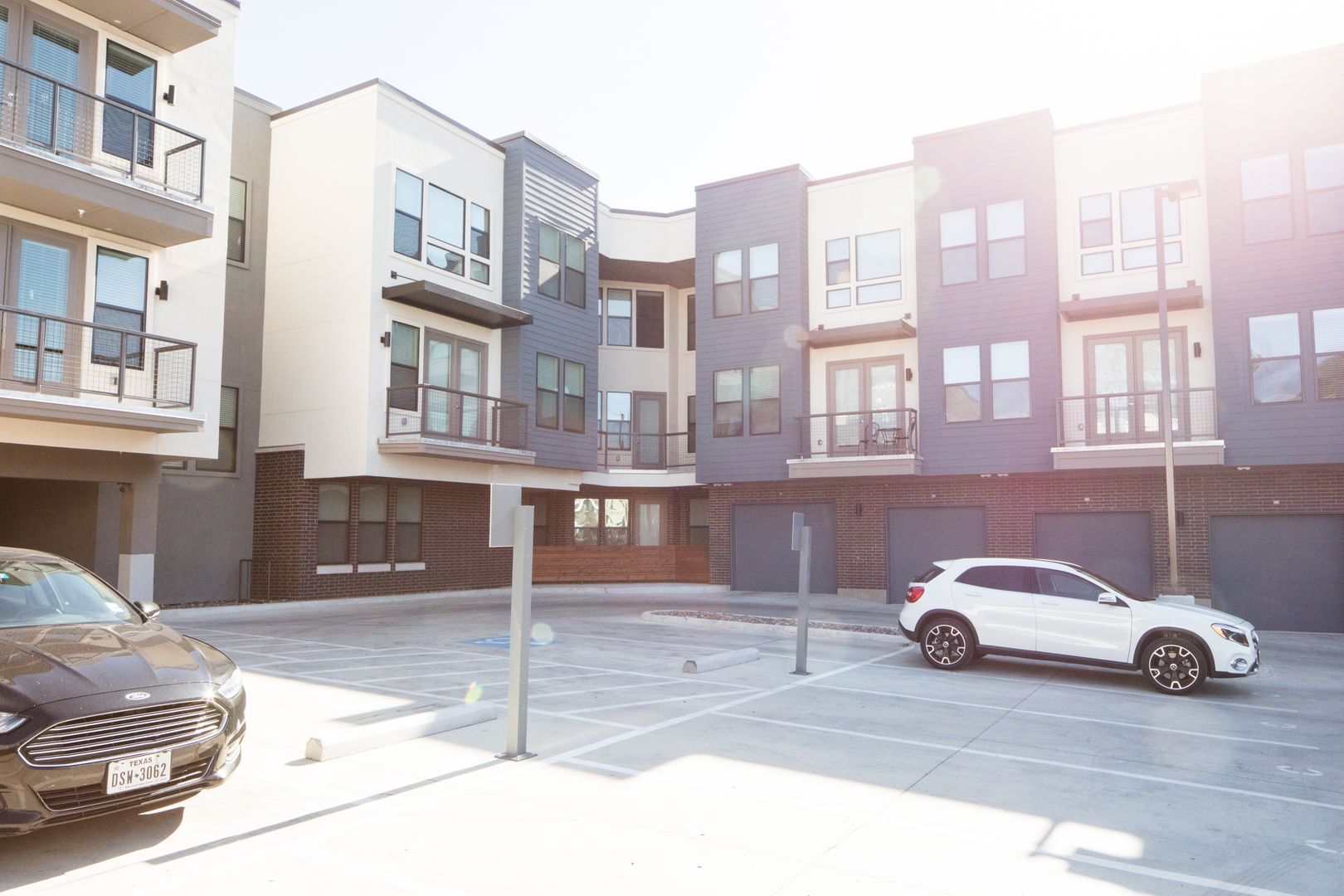 Dallas Apartment: 2100 Moser Ave