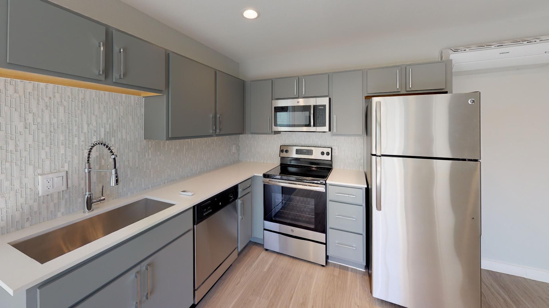 Dallas Apartment: 3328 Cedarplaza
