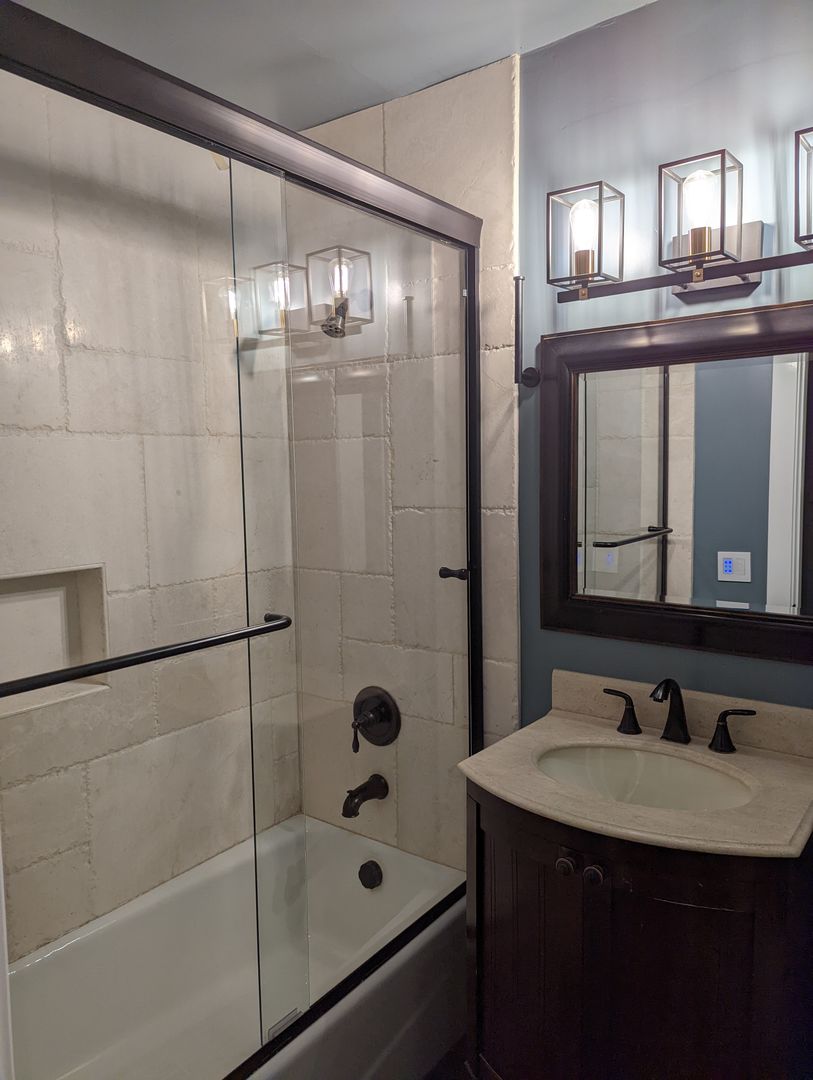 Los Angeles Apartment: 1238 Barry Ave.