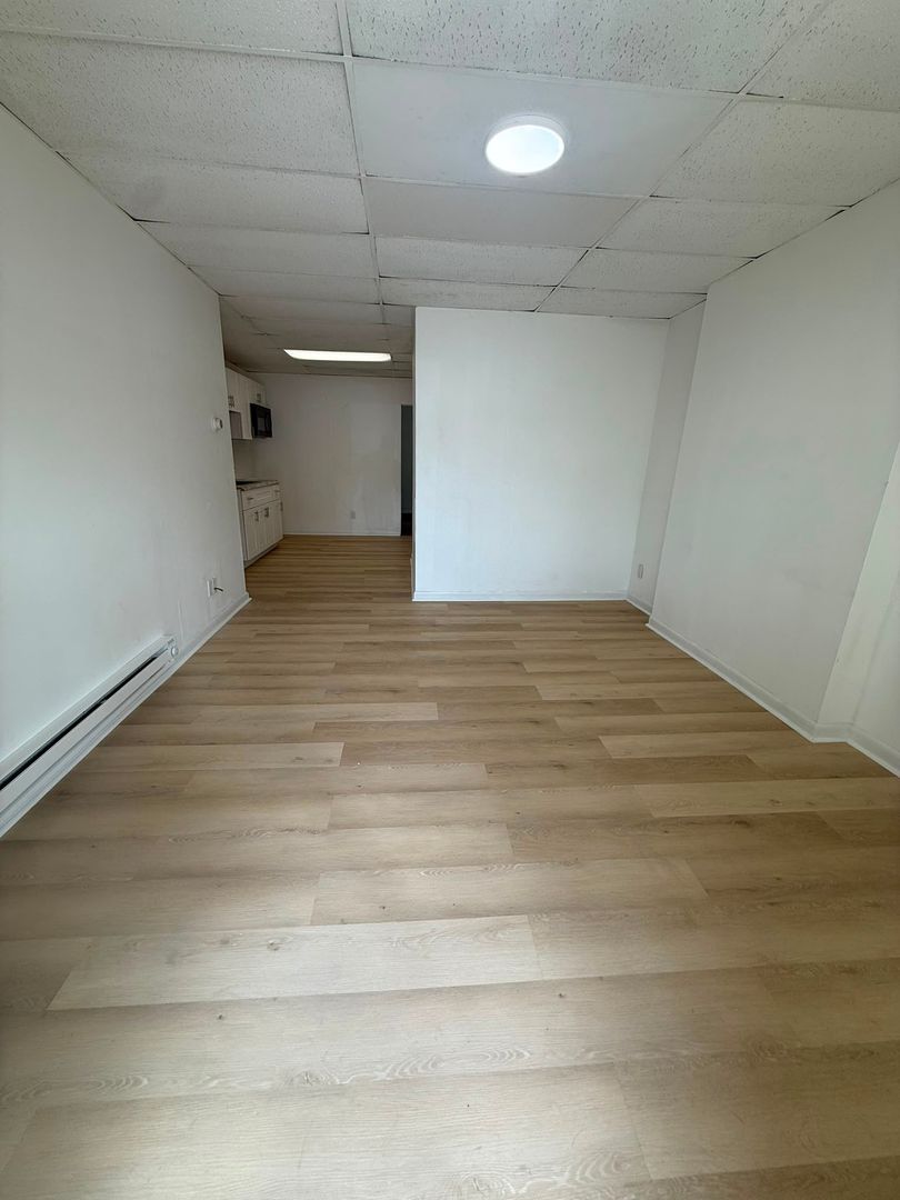 Darby Apartment: 37 S Macdade Blvd