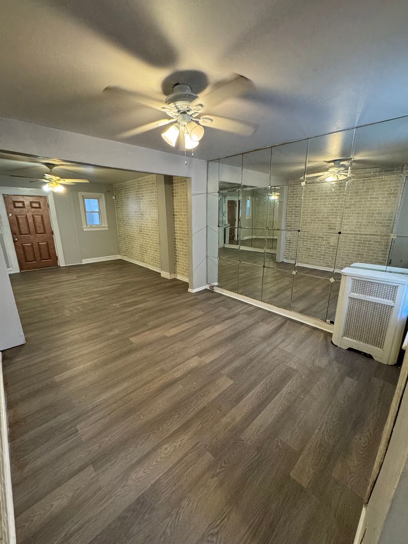 Philadelphia House: 1142 E Woodlawn St