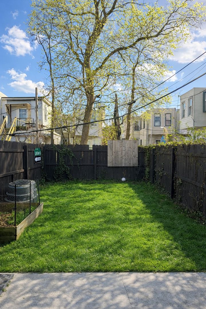 Philadelphia House: 5322 Ludlow St