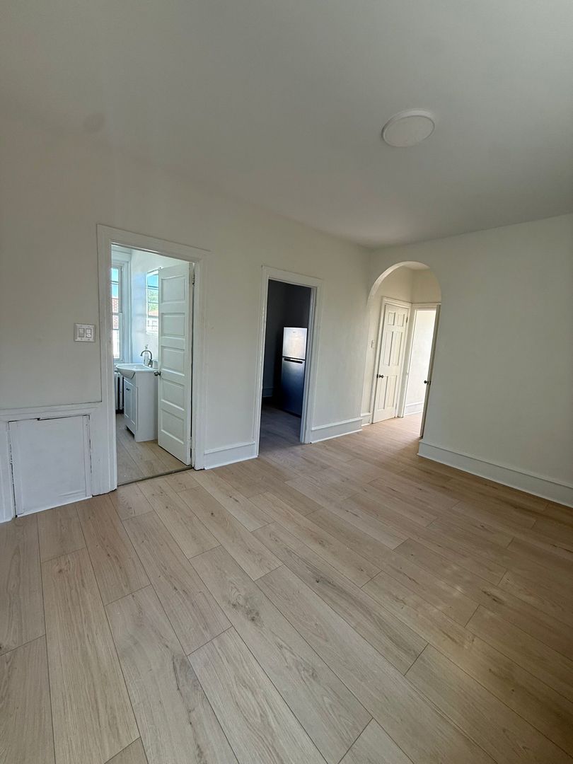 Brookhaven Apartment: 2607 Edgmont Ave