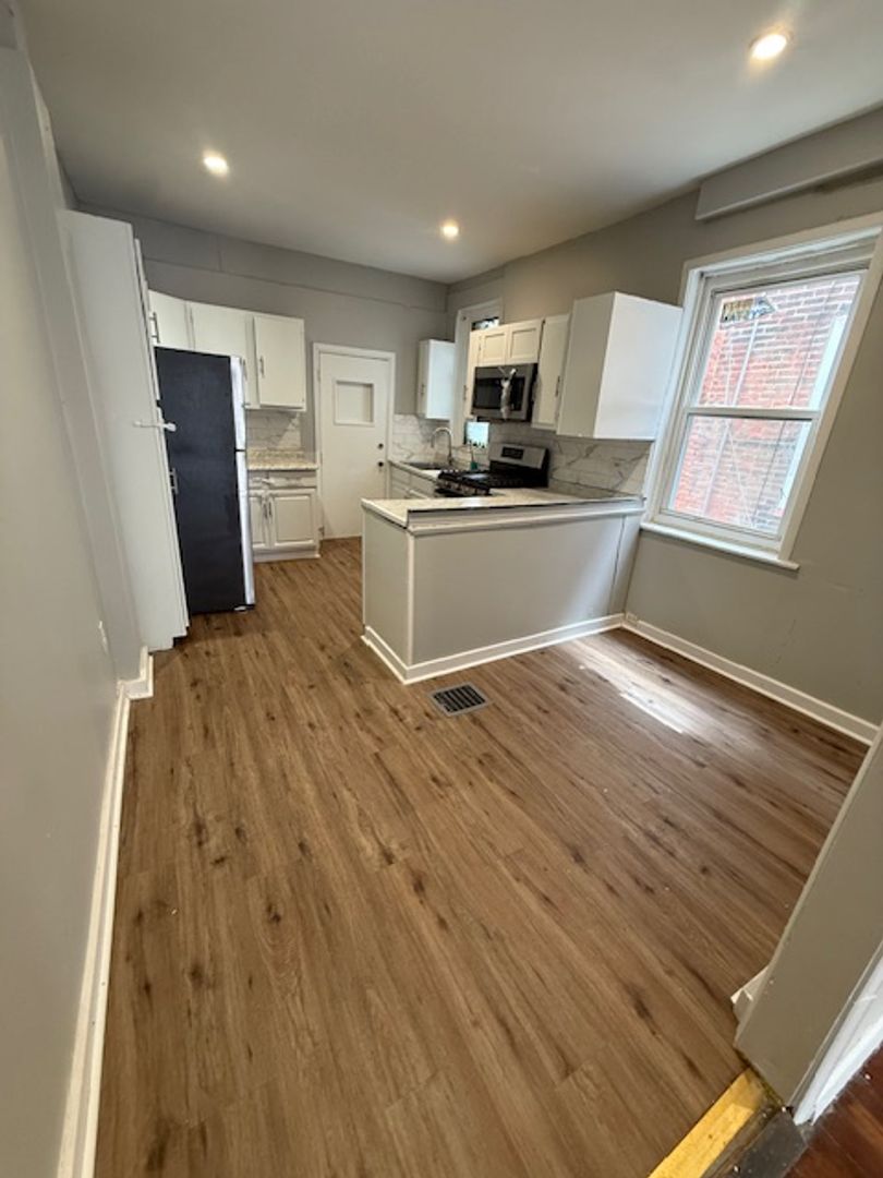 Philadelphia House: 125 N 62nd St
