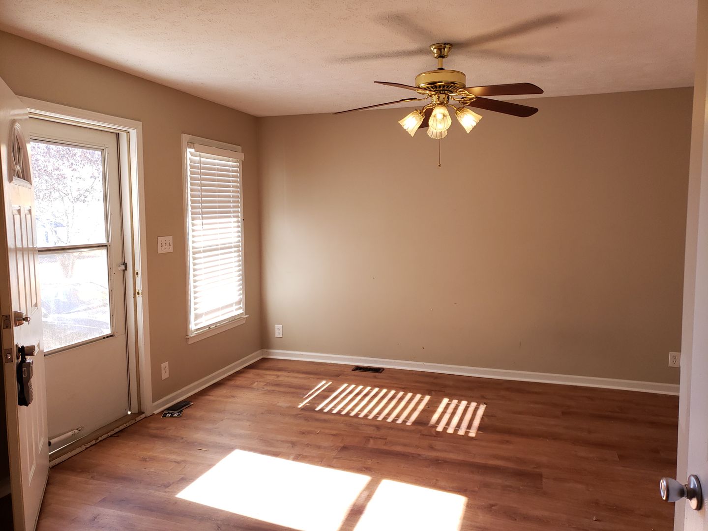 Clarksville House: 935 Princeton Dr.