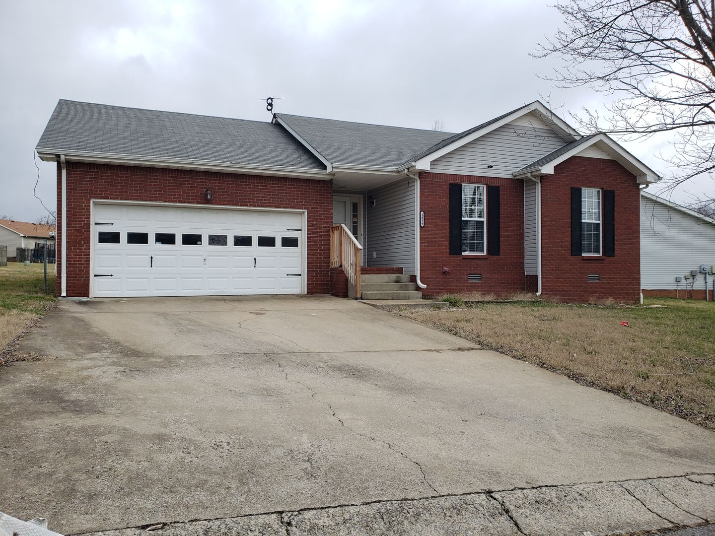 Clarksville House: 1856 Timberline Pl