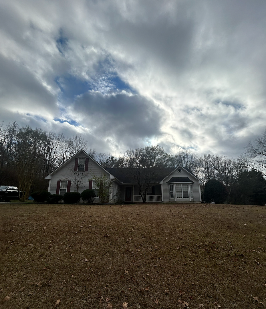 Athens House: 146 Oak Meadows Dr.