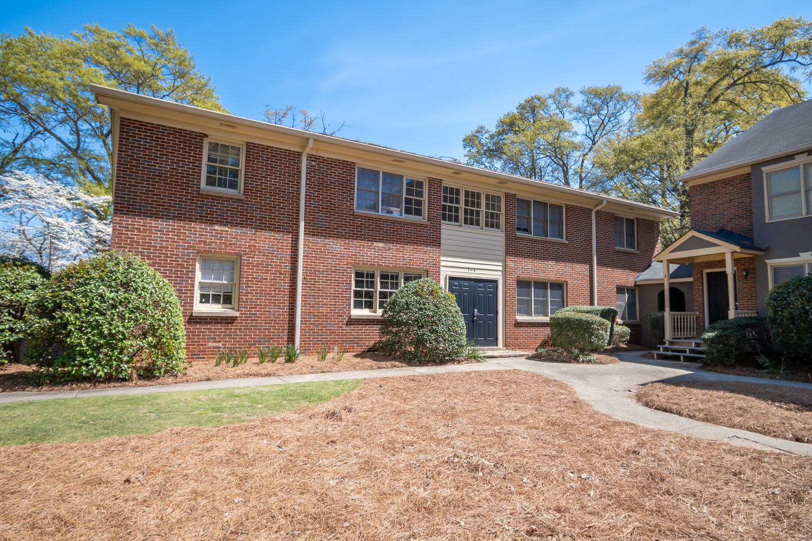 Athens House: 935 Baxter Street, Unit 1