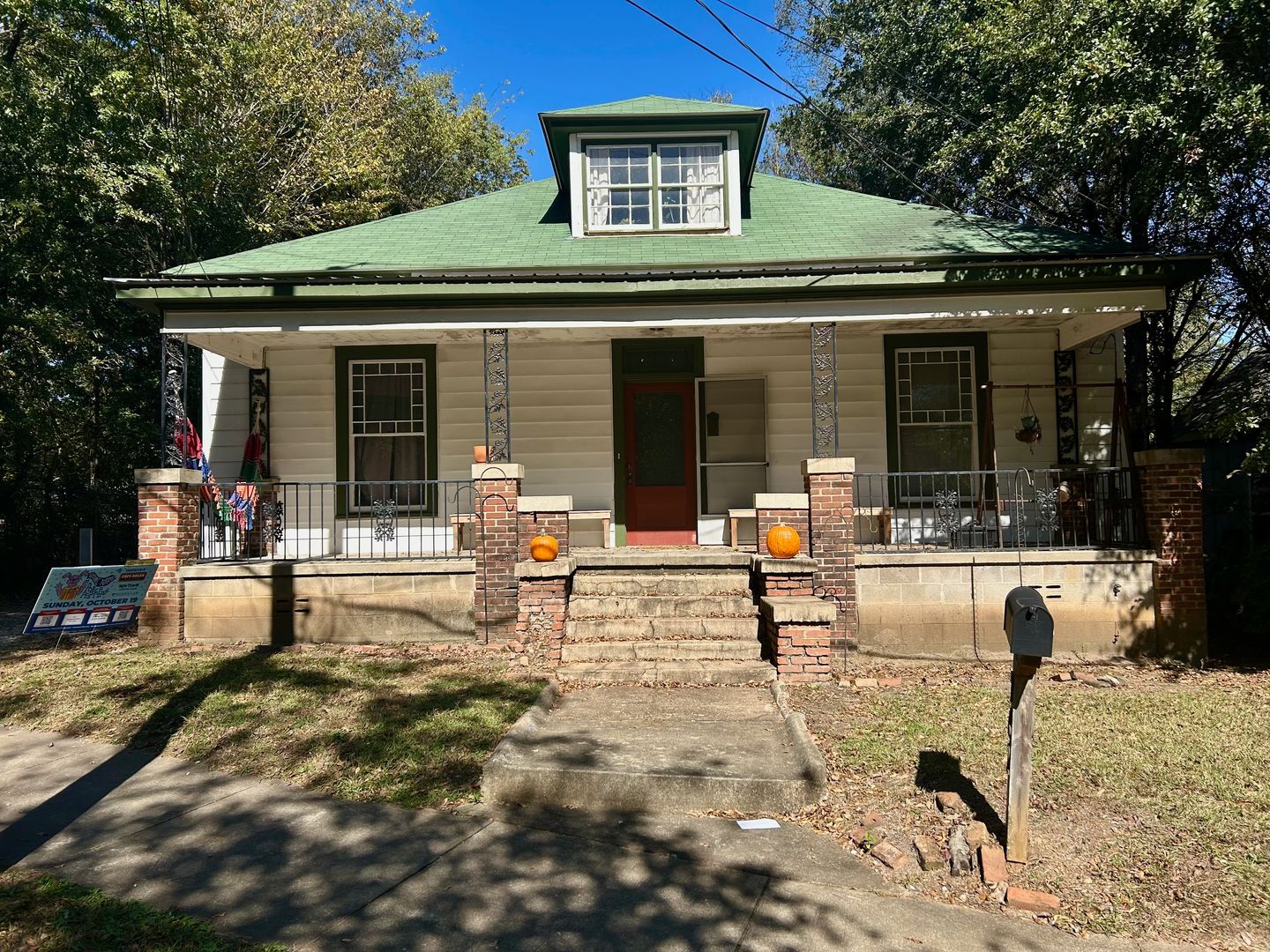 Athens House: 462 Cleveland Avenue