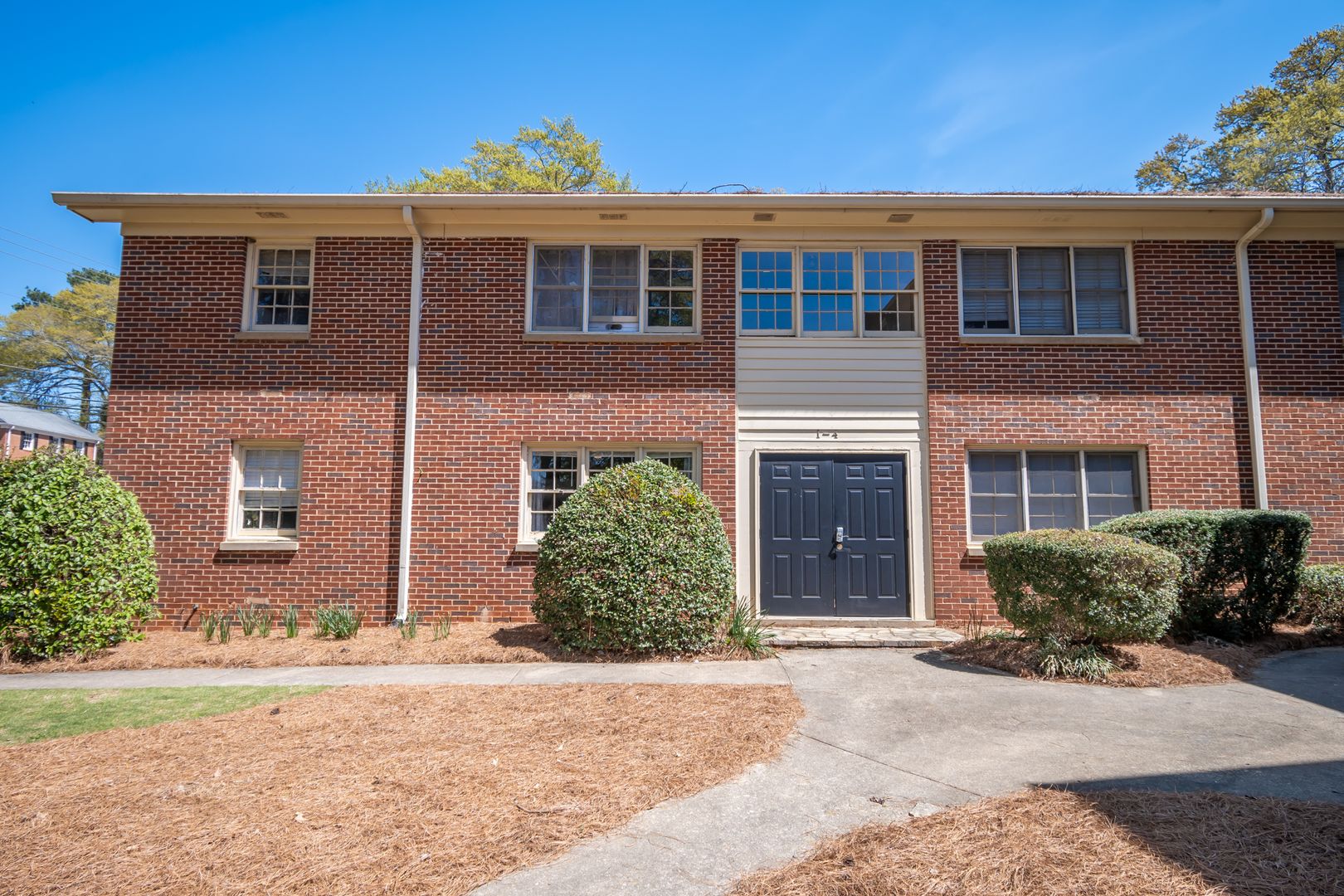 Athens House: 935 Baxter Street, Unit 1