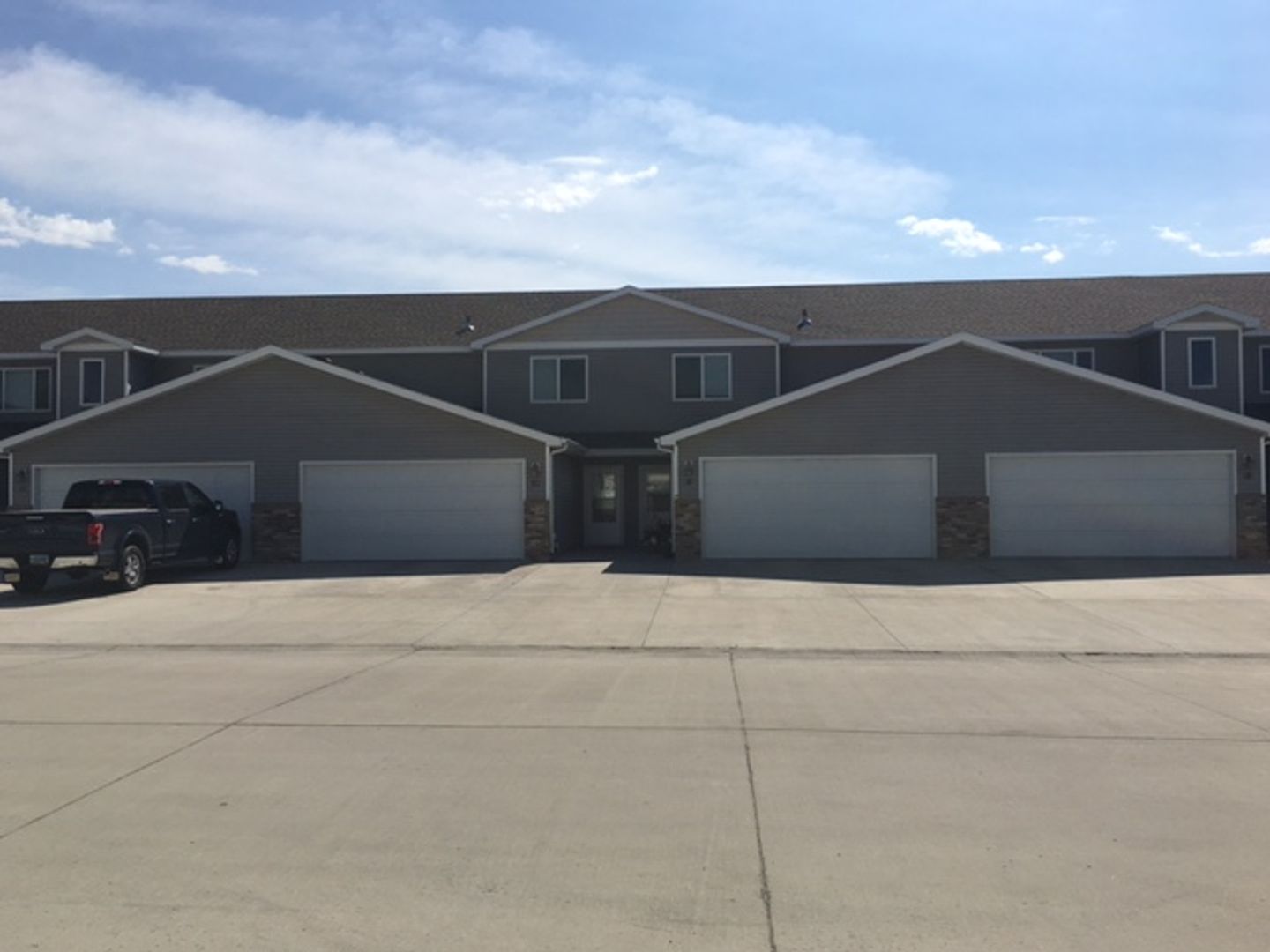 Devils Lake Apartment: 501-516 E Agassiz Circle SE