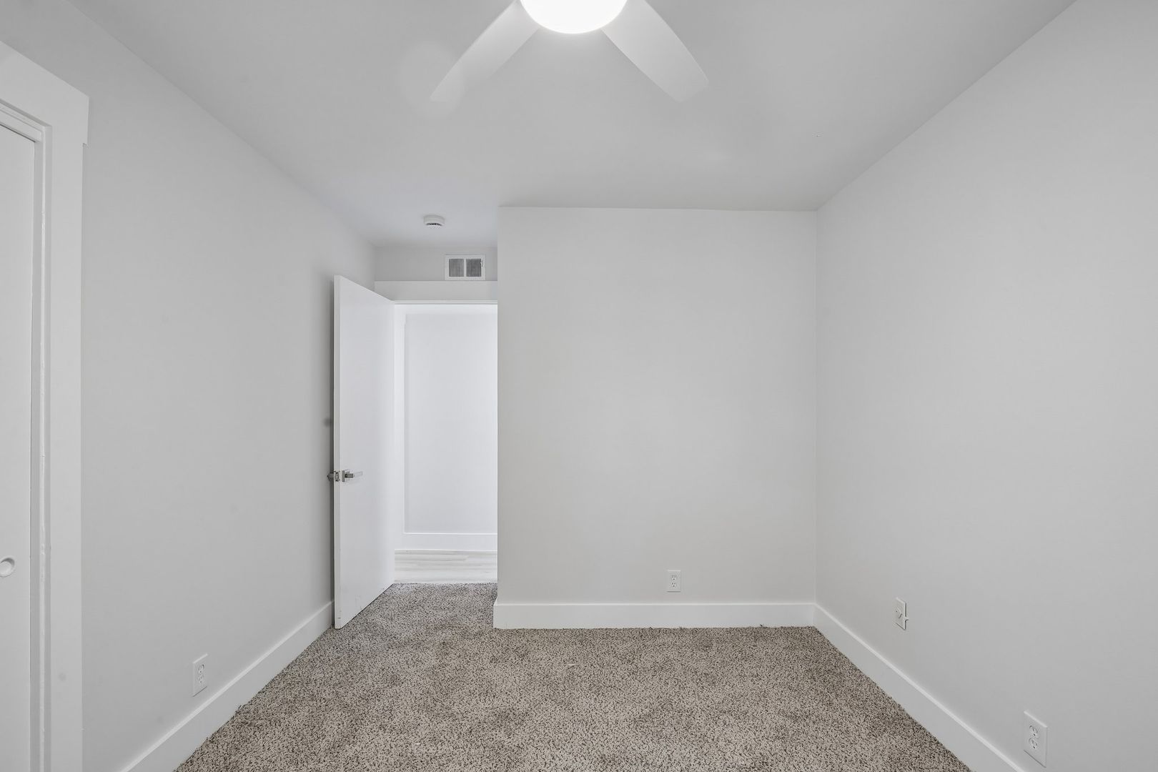 Chateau Apartments 18 of 27