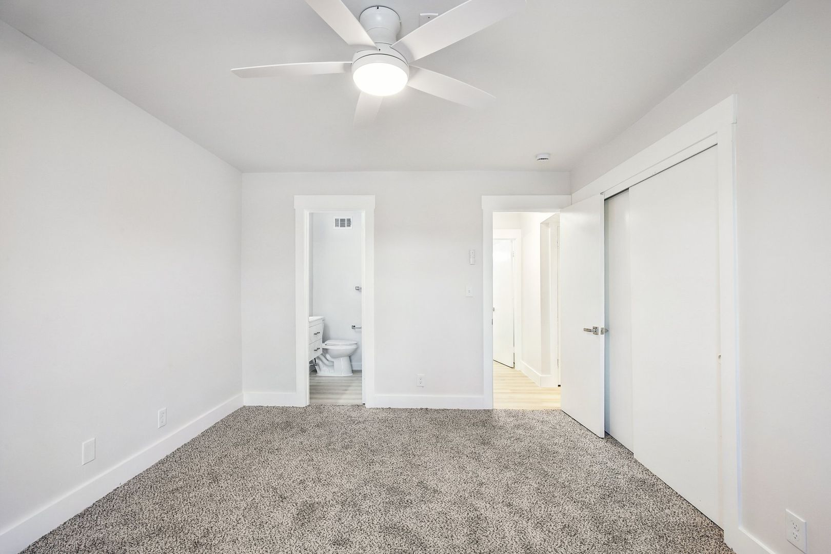 Chateau Apartments 23 of 26
