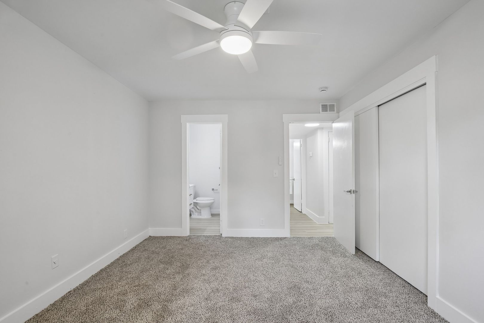 Chateau Apartments 19 of 27