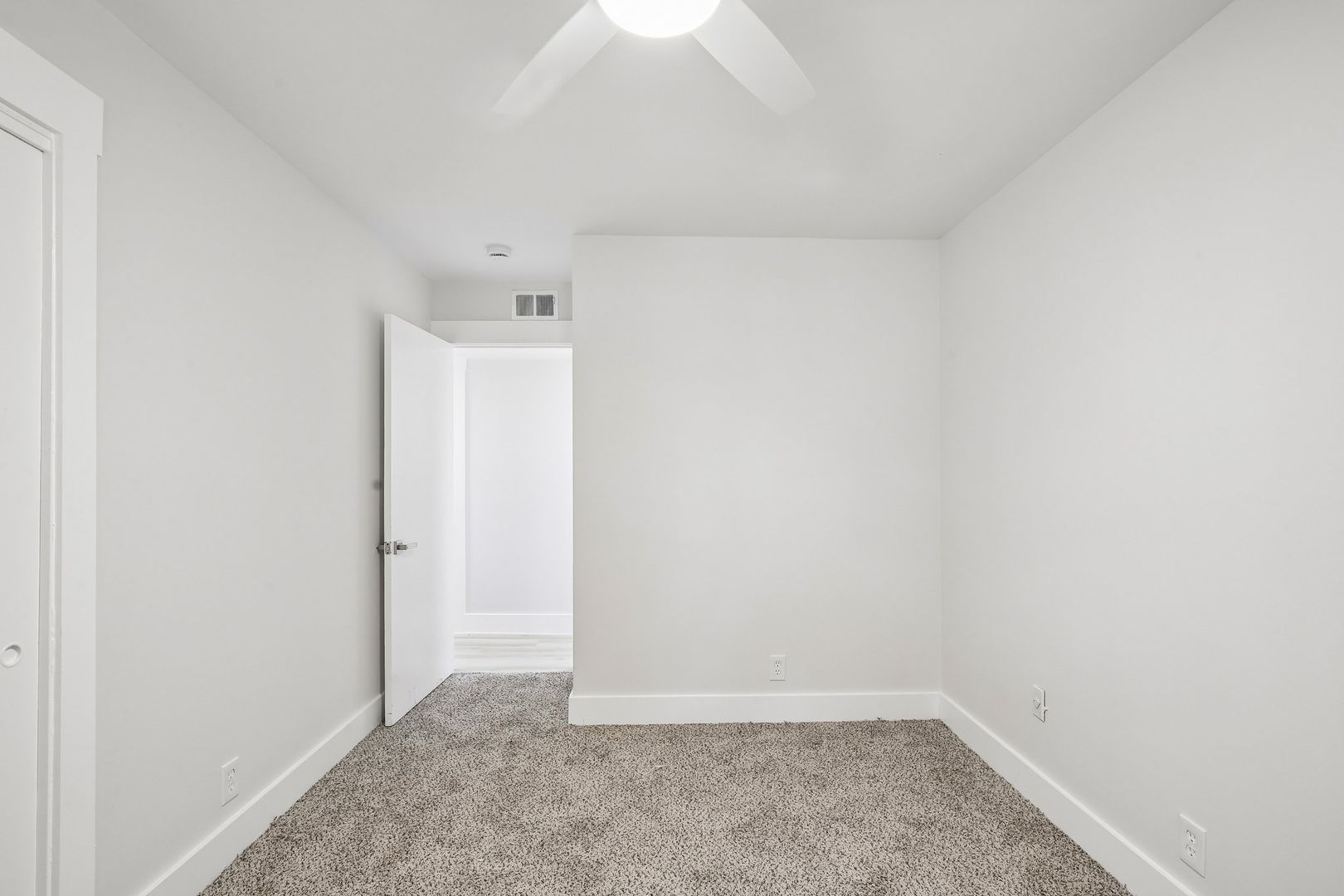 Chateau Apartments 13 of 26