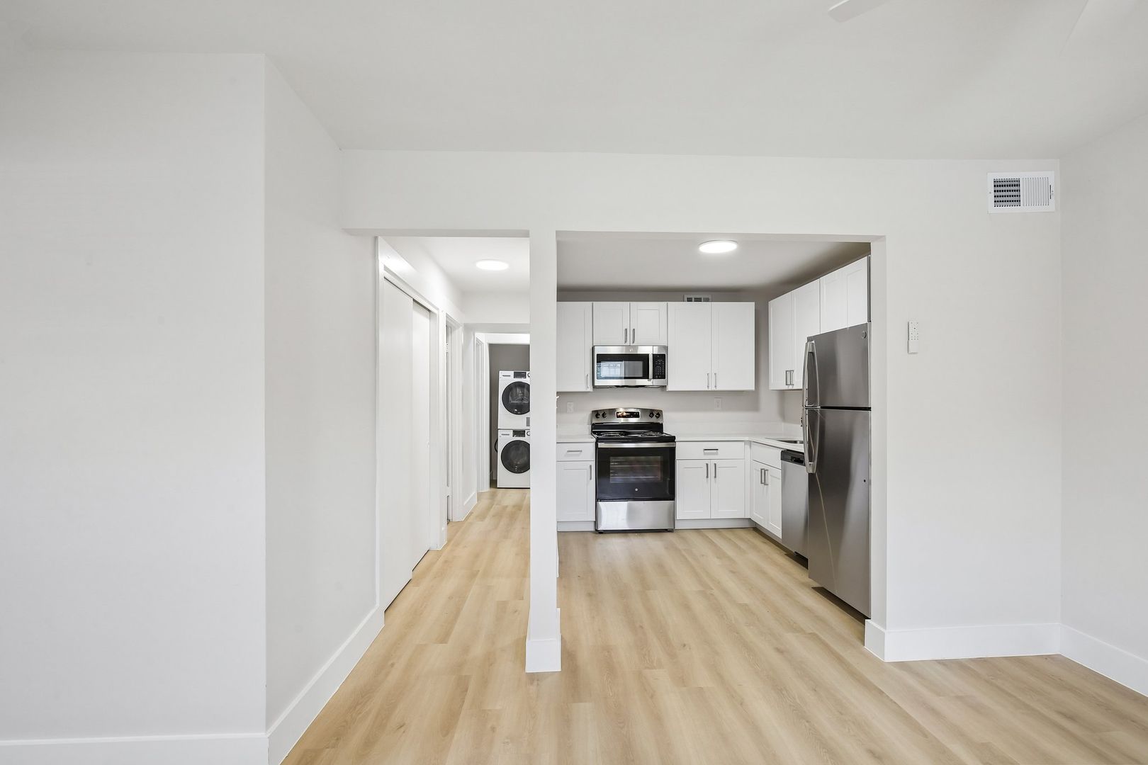Chateau Apartments 8 of 26