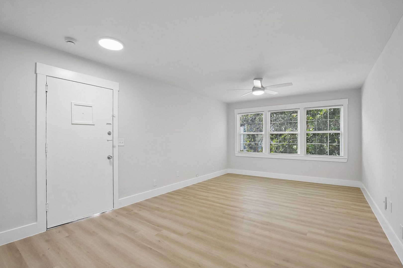 Chateau Apartments 9 of 27