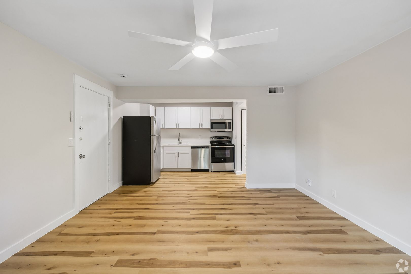 Chateau Apartments 8 of 12