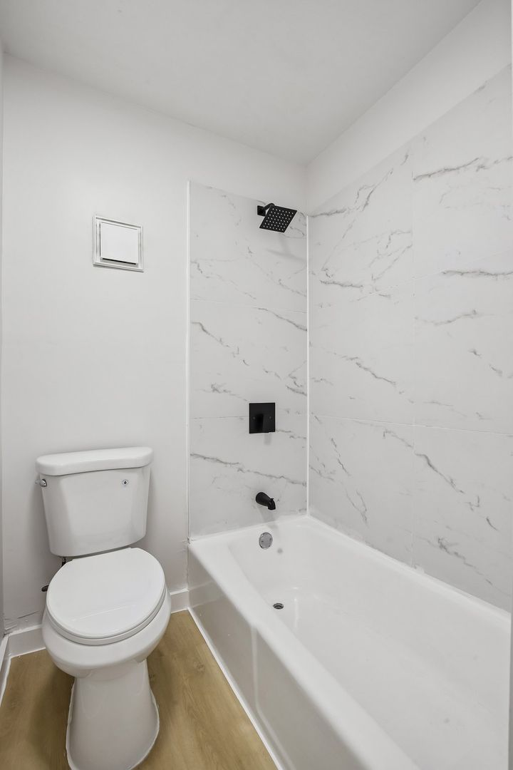 Chateau Apartments 19 of 26