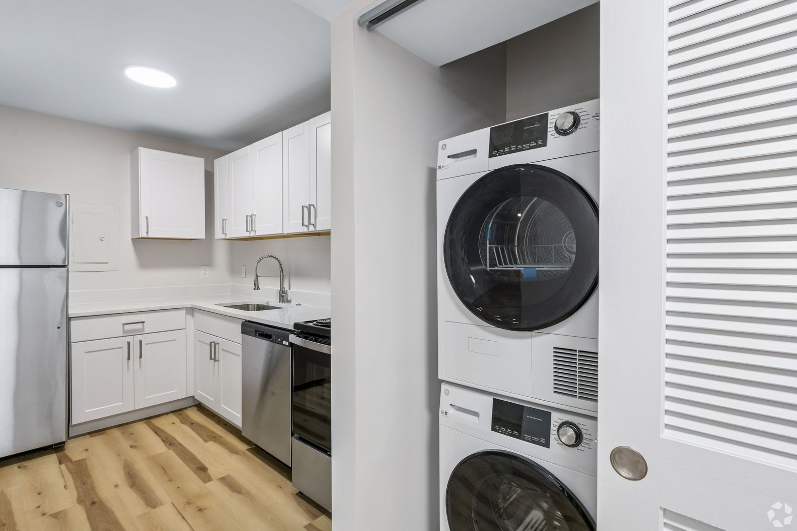 Laundry room at Chateau Apts (2 of 3)