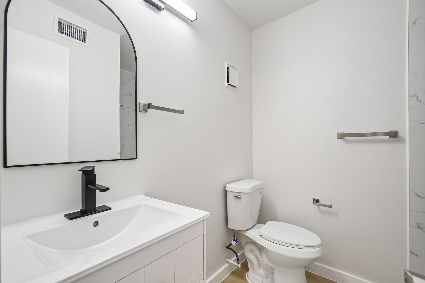 Chateau Apartments 15 of 26