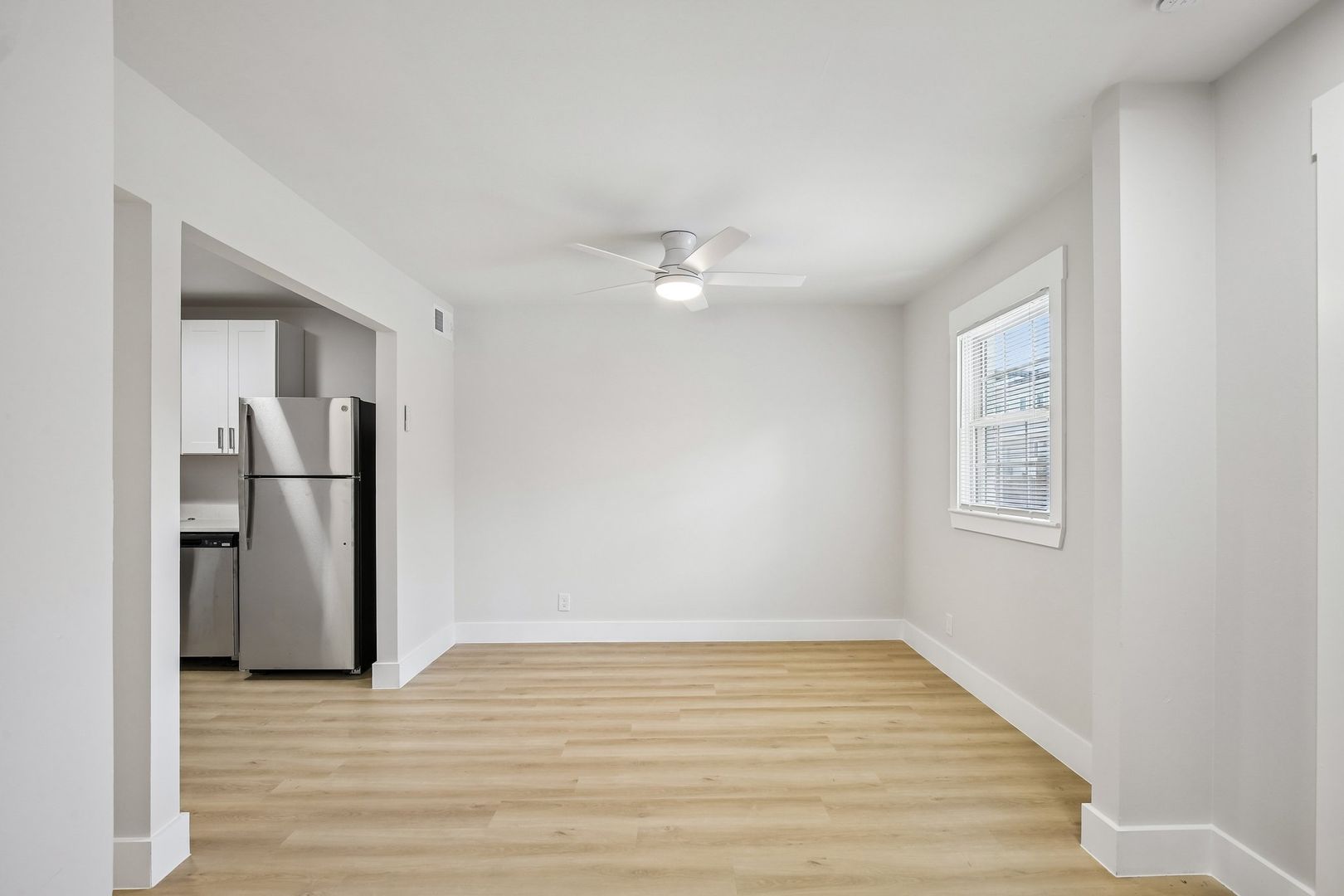 Chateau Apartments 10 of 26