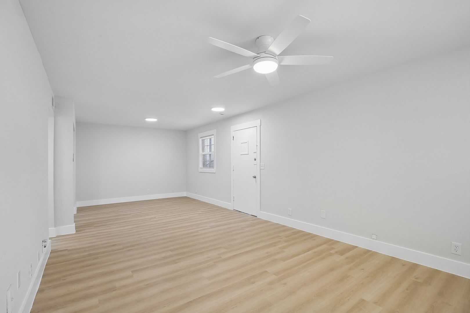 Chateau Apartments 10 of 27