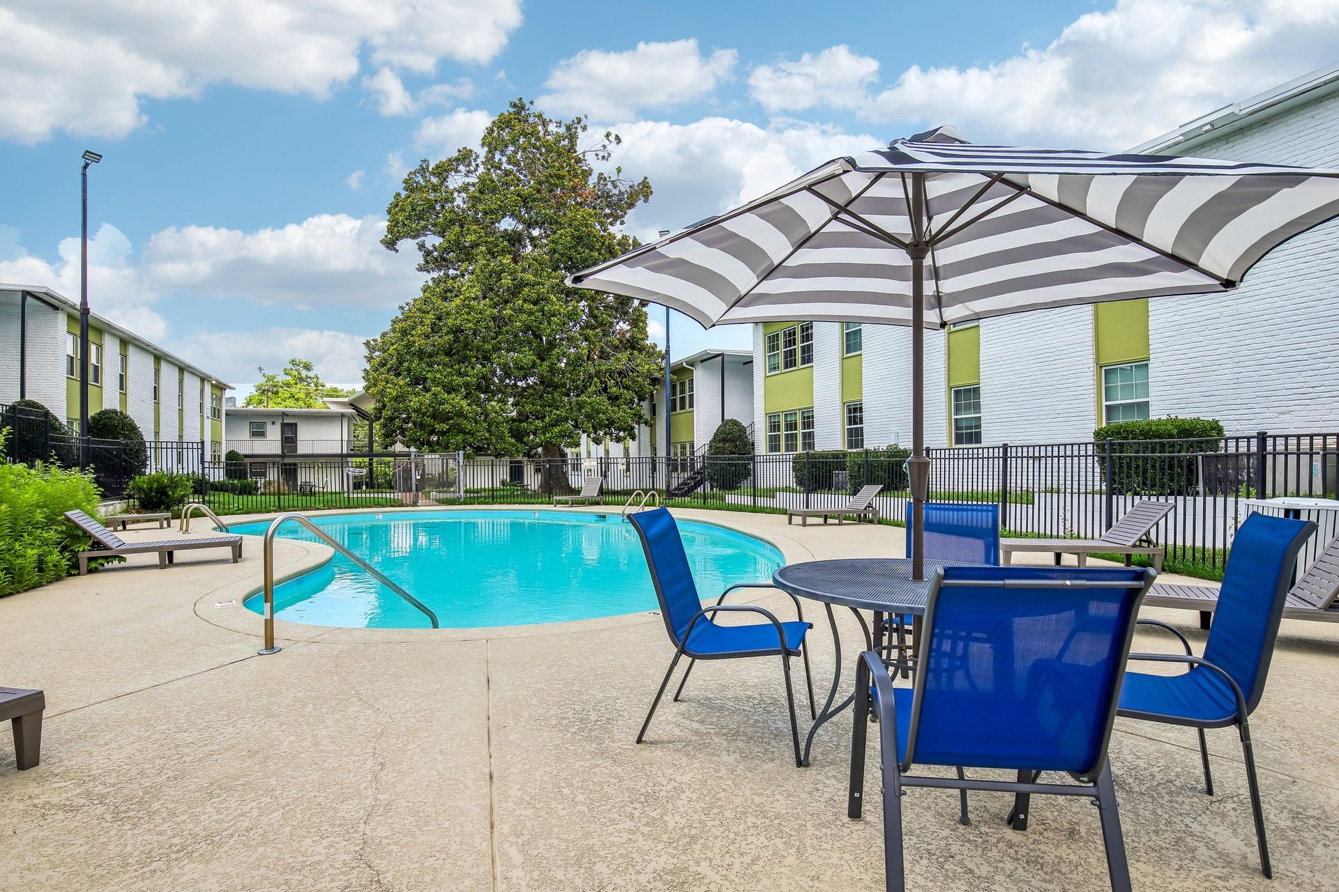 Pool at Chateau Apts (2 of 8)