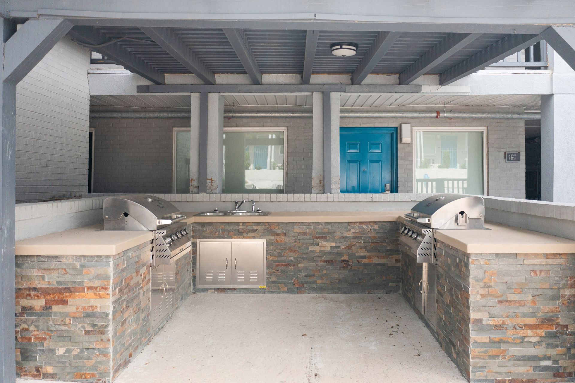 Grill area at Atrium Flats (1 of 3)