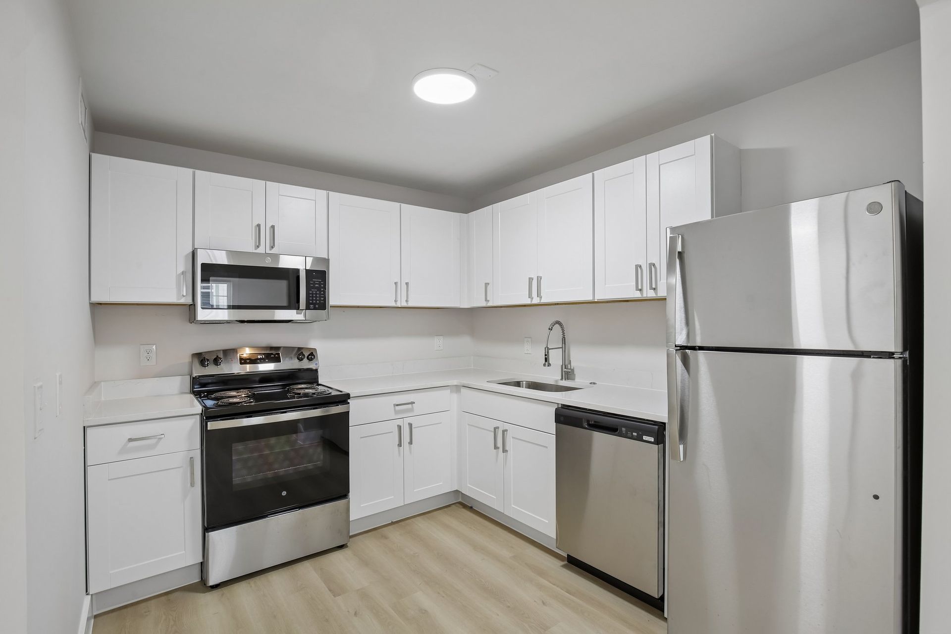 Chateau Apts 5 of 12