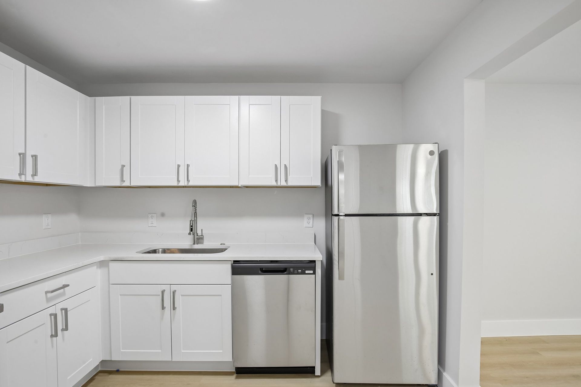 Chateau Apts 7 of 12