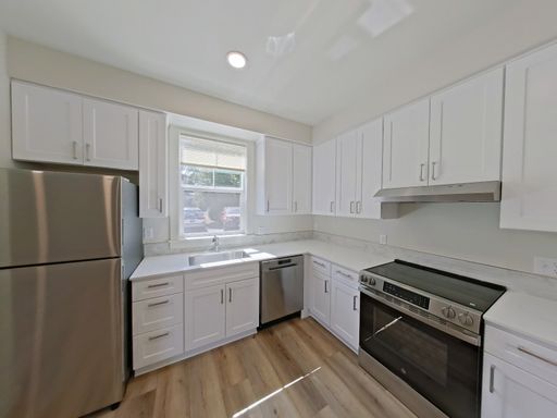 Brand new 1 Bedroom apartment / Fully applianced kitchens with in-unit washer/dryer – photo 1