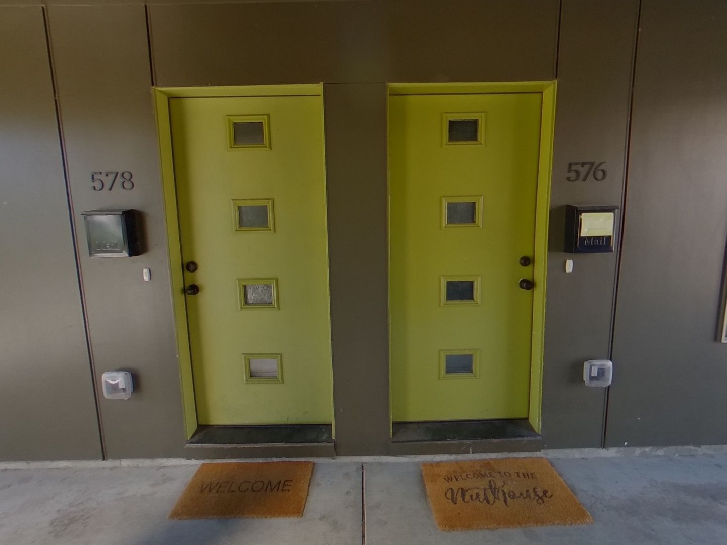 Eugene Apartment: 576-578 East 15th Alley