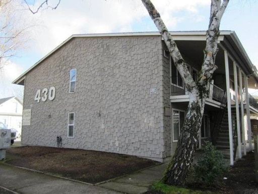 Updated 3 Bedroom Apartment! – photo 1