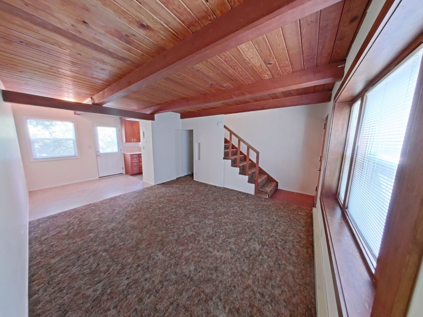 Eugene Apartment: 1866, 1870 Onyx Street