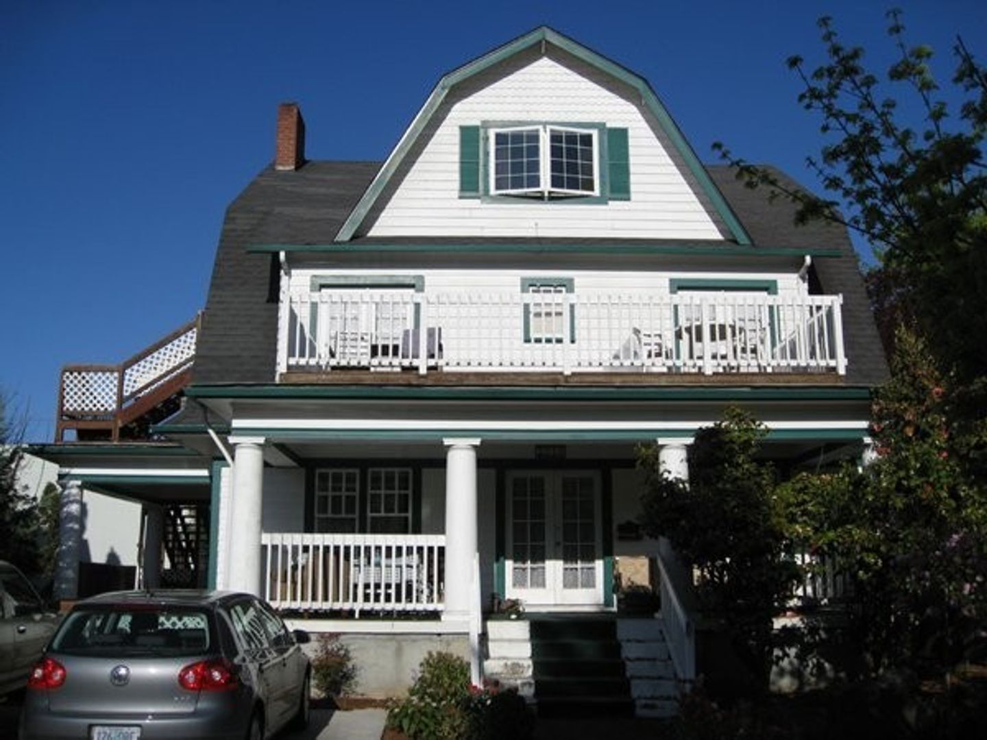 Eugene Apartment: 1236-1240-1244 Mill Street