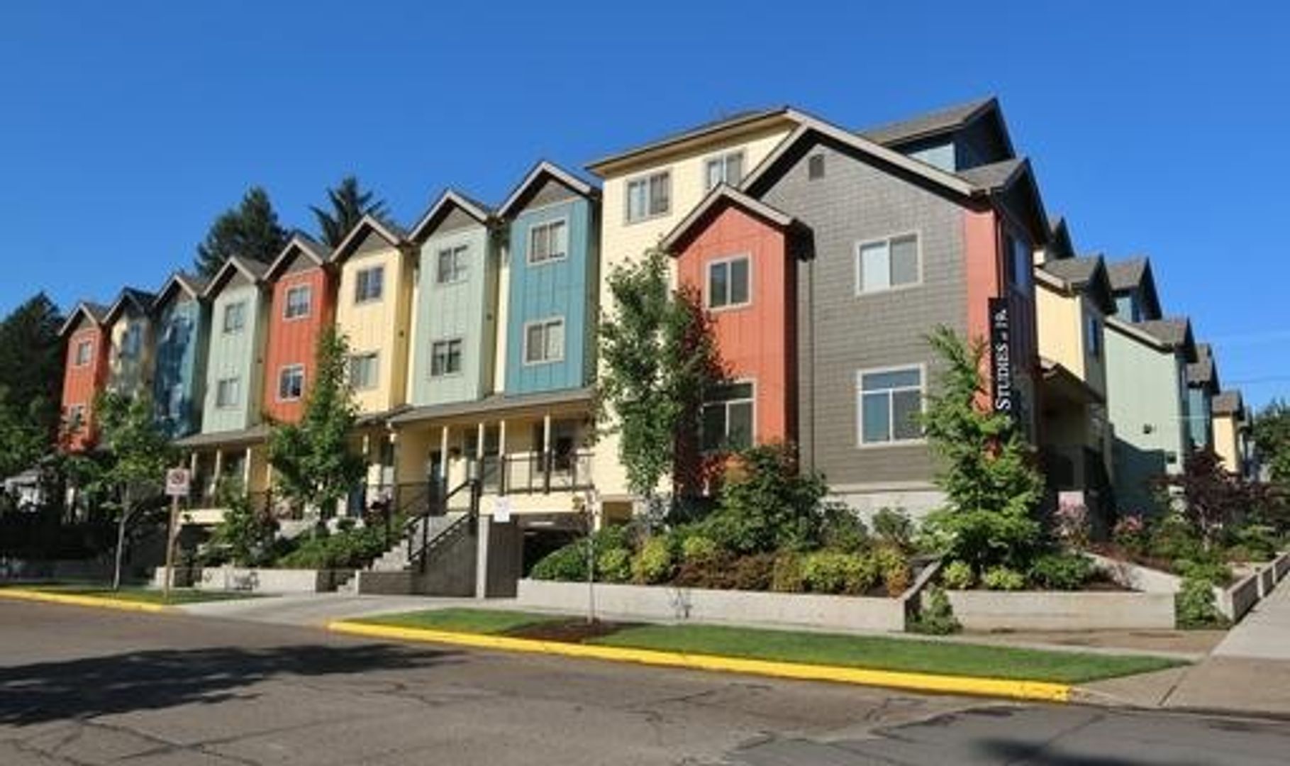 Eugene Apartment: 1370 East 19th Ave